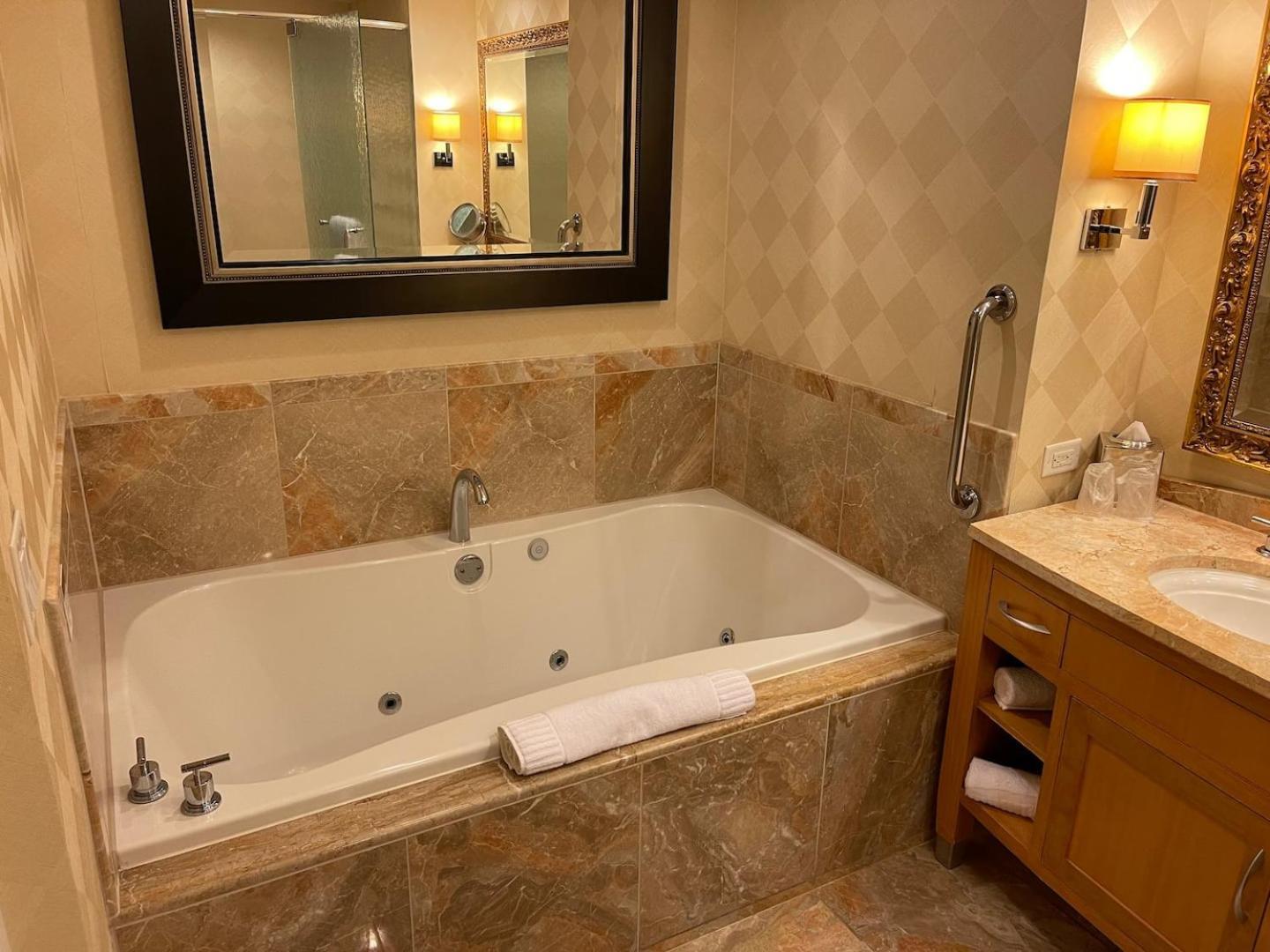 Five Star Trump Hotel No Resort And Cleaning Fees Las Vegas Exterior photo
